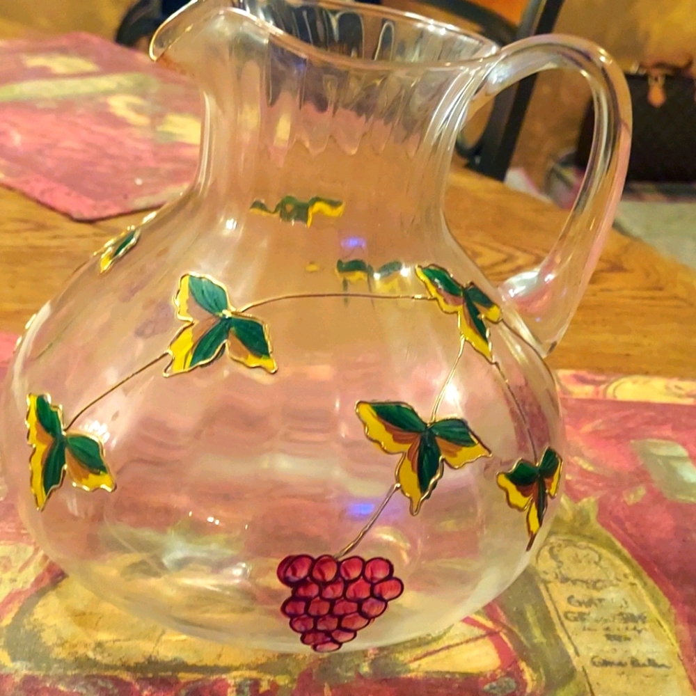 Pitcher with outline in real gold